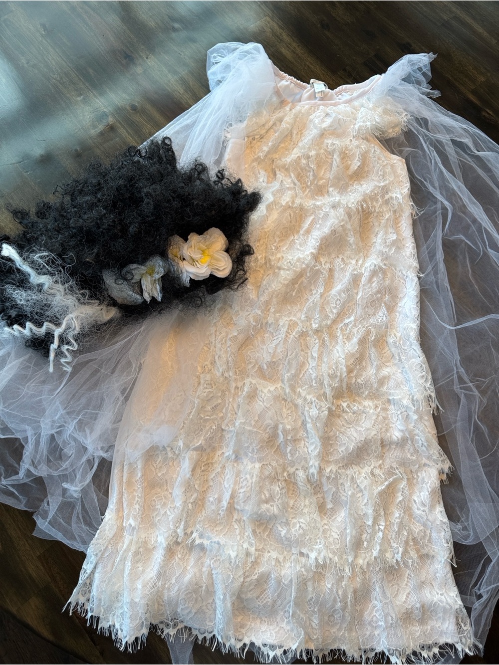 Pottery Barn Kids Bride of Frankenstein Costume Girls 9-10 Lace Wig Veil